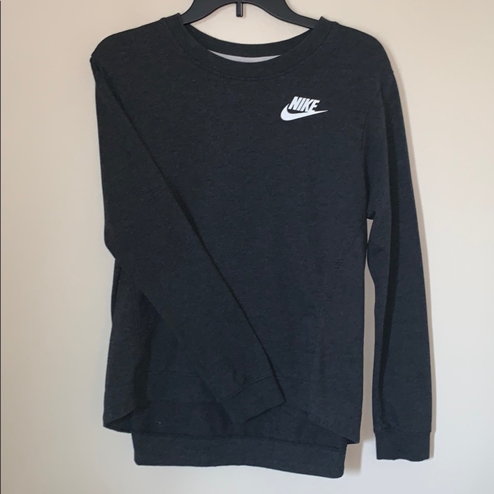Women’s Nike hi/low sweater Medium
